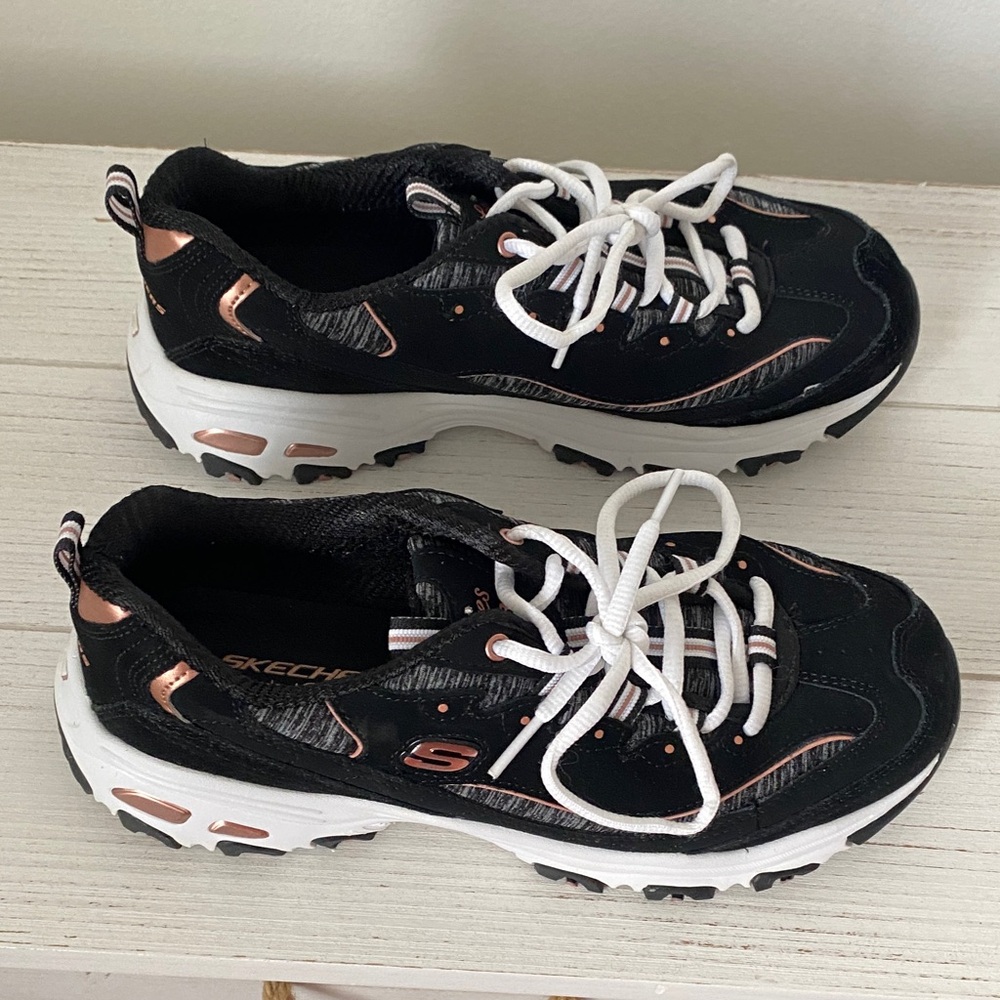 Skechers Black and White Athletic Shoes wide fit - Picture 4 of 7